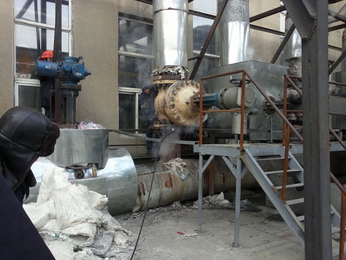 遼化電廠法蘭：DN400PN6.4MPa，溫度420℃ ，墊片腐蝕受損，四周泄漏，采用高溫專用膠實施封堵成功。